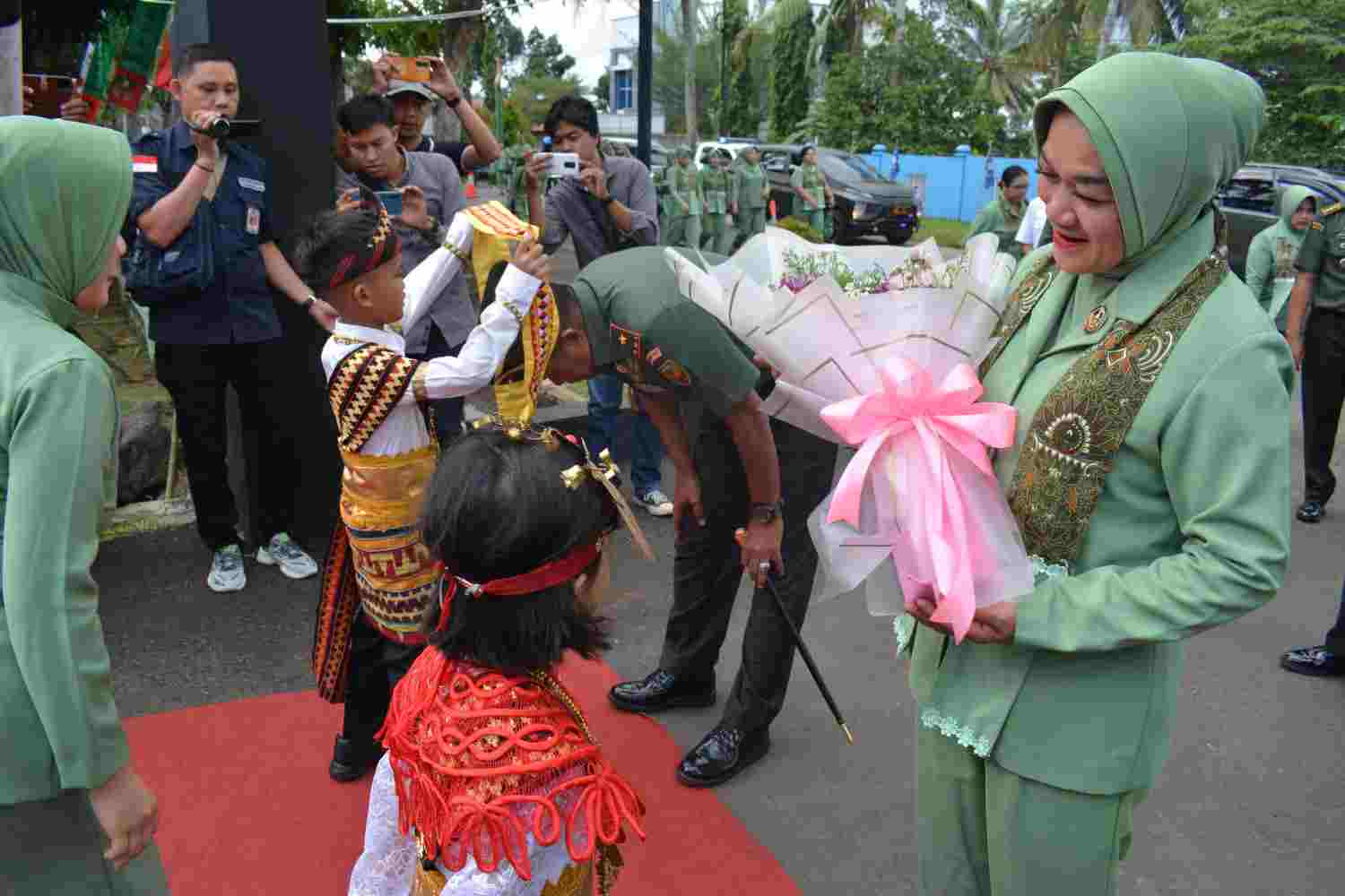 Kunjungi Kodim Tanggamus, Danrem Disambut Forkopimda Kabupaten Tanggamus dan Pringsewu Kunjungi Kodim Tanggamus, Danrem Disambut Forkopimda Kabupaten Tanggamus dan Pringsewu