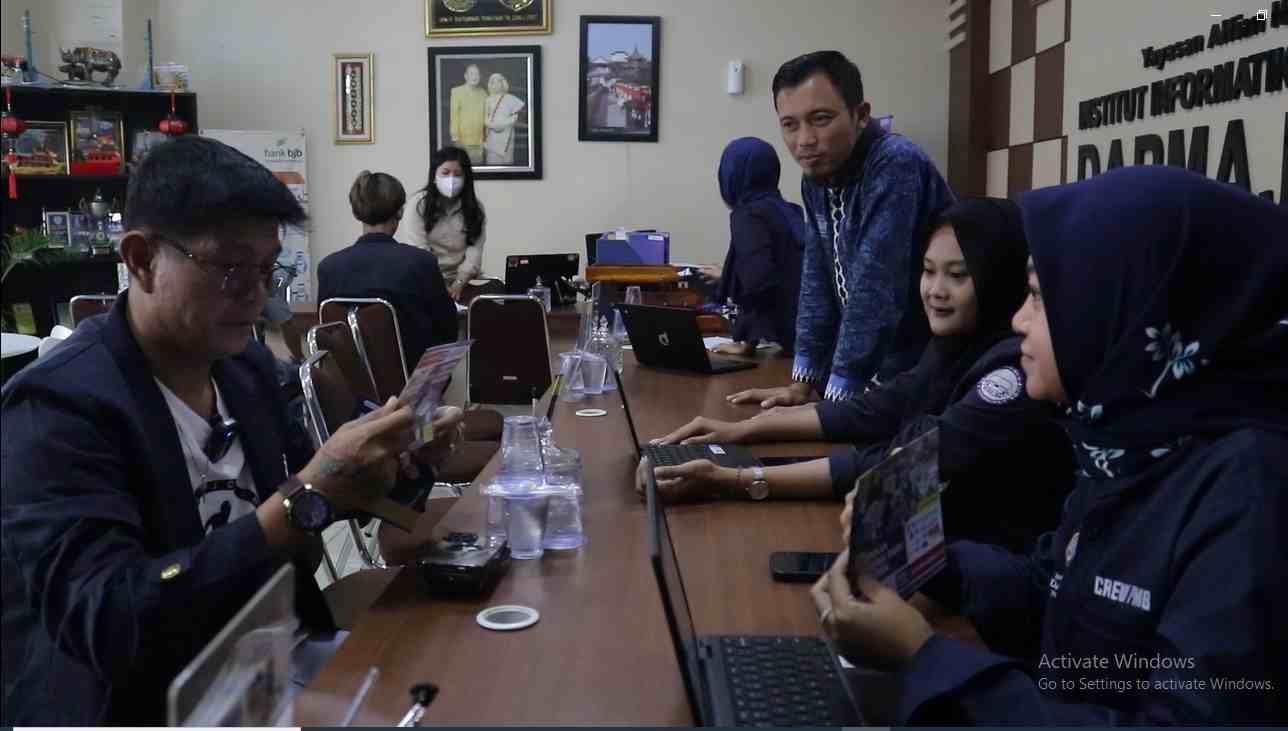 Andika “Babang Tamvan” Kangen Band Resmi Menjadi Mahasiswa IIB Darmajaya Andika “Babang Tamvan” Kangen Band Resmi Menjadi Mahasiswa IIB Darmajaya