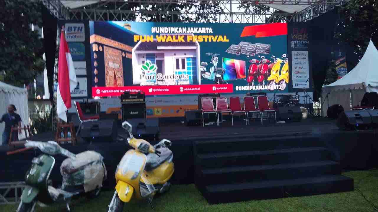 Fun Walk Ika Undip: Undipkan Jakarta, Sehatkan Indonesia Fun Walk Ika Undip: Undipkan Jakarta, Sehatkan Indonesia