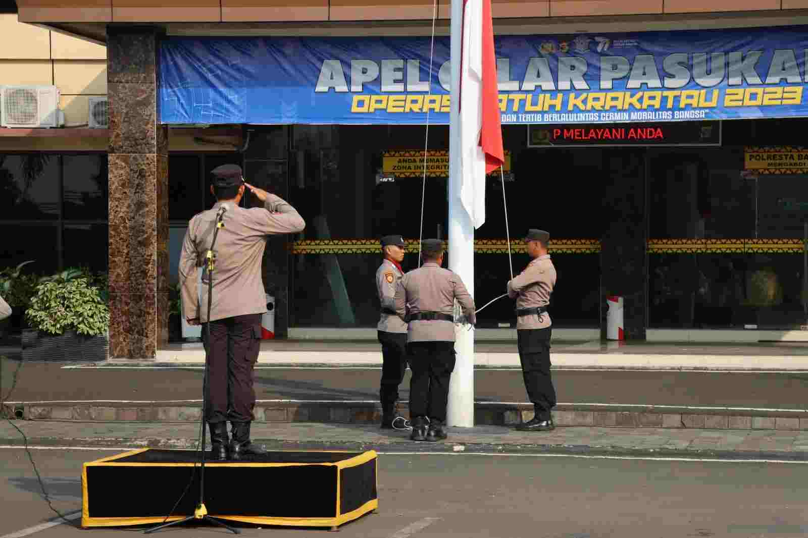 Polresta Bandar Lampung Gelar Upacara Hari Kesadaran Nasional Polresta Bandar Lampung Gelar Upacara Hari Kesadaran Nasional