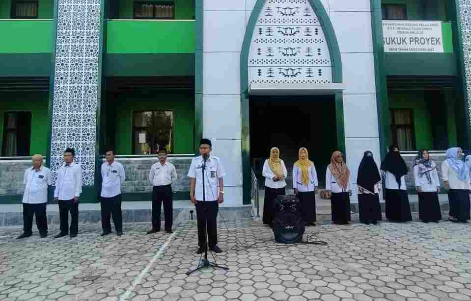 Hari Pertama Masuk Sekolah, MTsN 1 Menggala Melaksanakan Upacara Bendera Hari Pertama Masuk Sekolah, MTsN 1 Menggala Melaksanakan Upacara Bendera