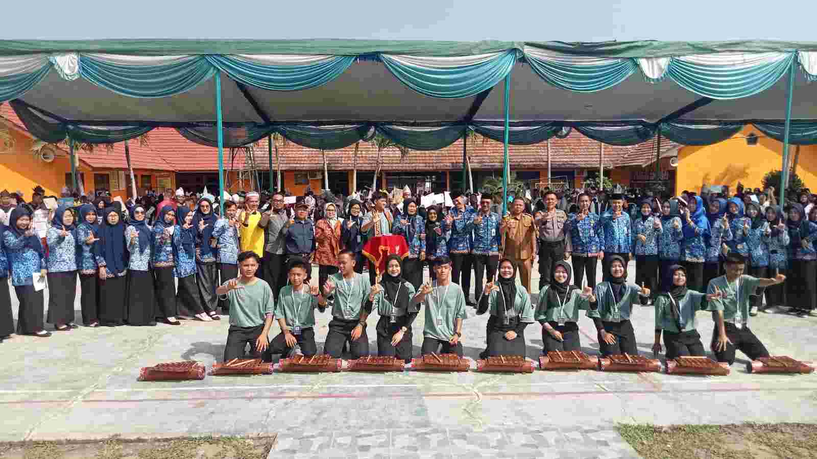 Masa Pengenalan Lingkungan Sekolah SMAN 1 Menggala Masa Pengenalan Lingkungan Sekolah SMAN 1 Menggala