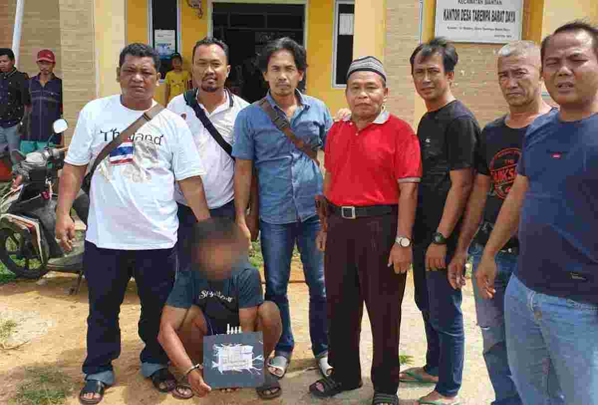 Sat Reskrim Polres Anambas Amankan 2 Pelaku Pencurian di Kantor Desa Tarempa Barat Daya Sat Reskrim Polres Anambas Amankan 2 Pelaku Pencurian di Kantor Desa Tarempa Barat Daya