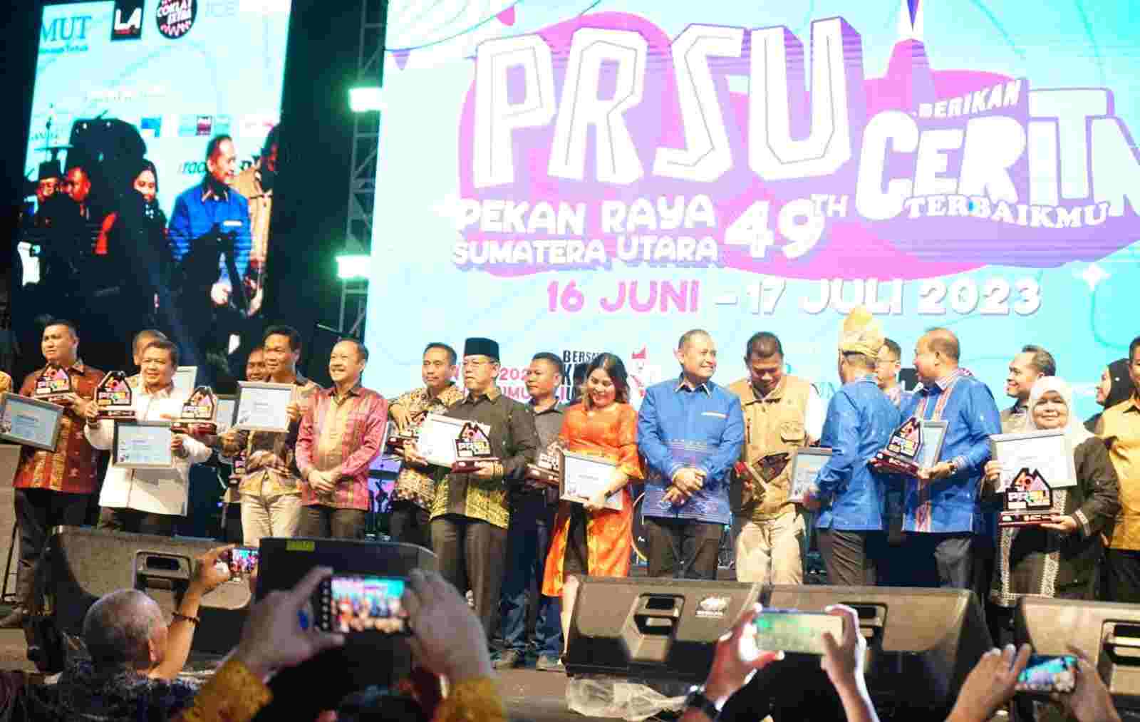 Wabup Taufik Hadiri Penutupan PRSU ke-49 Wabup Taufik Hadiri Penutupan PRSU ke-49