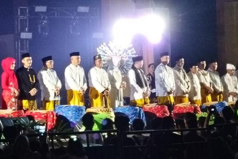 Gubernur Bengkulu Rohidin Mersyah Resmi Buka Festival Tabot Tahun 2023 Gubernur Bengkulu Rohidin Mersyah Resmi Buka Festival Tabot Tahun 2023