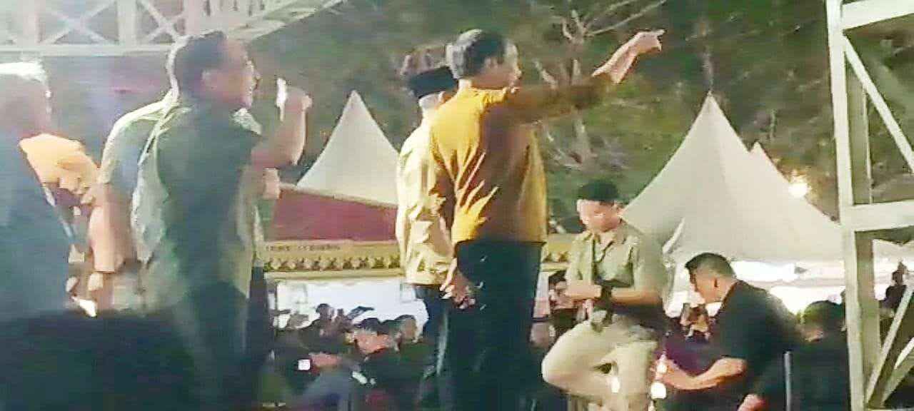 Hadir di Arena Festival Tabut, Presiden Jokowi Disambut Gembira Pengunjung Hadir di Arena Festival Tabut, Presiden Jokowi Disambut Gembira Pengunjung