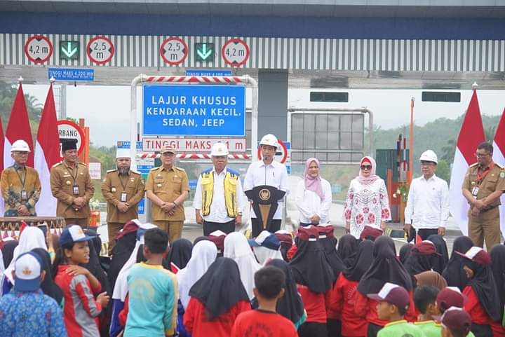 Presiden Jokowi Tabuh Raja Dol Saat Resmikan Tol Bengkulu – Taba Penanjung Presiden Jokowi Tabuh Raja Dol Saat Resmikan Tol Bengkulu – Taba Penanjung
