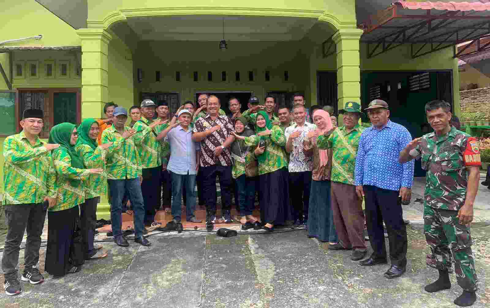 Wabup Taufik Hadiri Temu Kerja Kelompok Kontak Tani Nelayan Andalan Wabup Taufik Hadiri Temu Kerja Kelompok Kontak Tani Nelayan Andalan