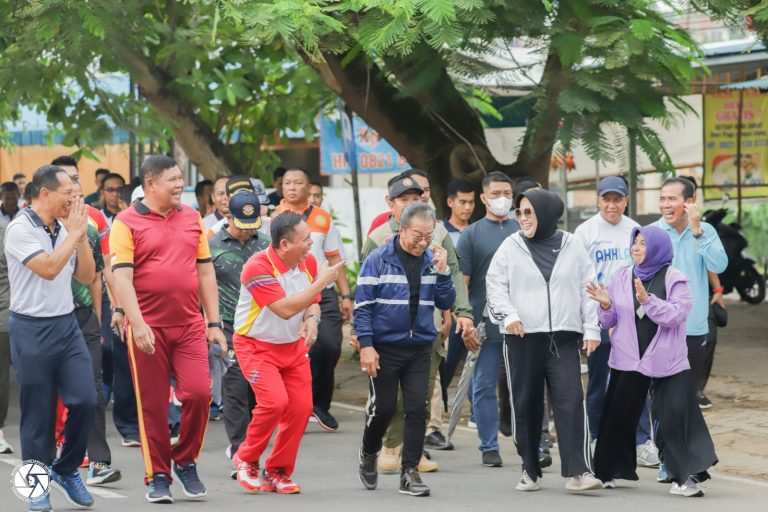 Ketua DPRD Kepri Hadiri Olahraga Bersama TNI-Polri dan Unsur Forkompinda Yang di Gelar Koarmada I Ketua DPRD Kepri Hadiri Olahraga Bersama TNI-Polri dan Unsur Forkompinda Yang di Gelar Koarmada I