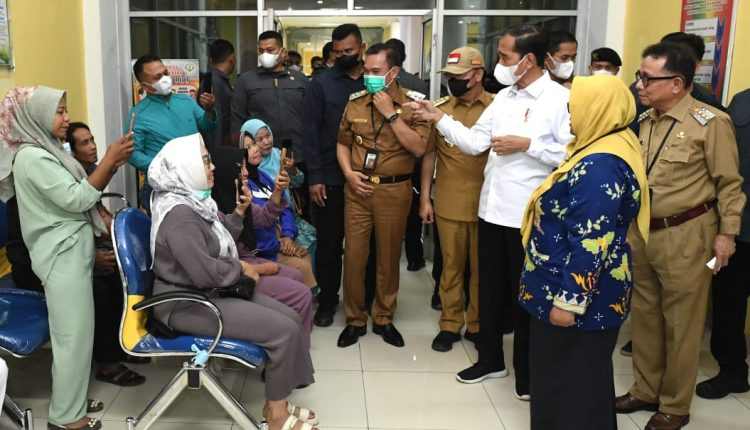 Kunjungi RSUD Kepahiang, Presiden Segera Kirim Alat Untuk Operasi Katarak Kunjungi RSUD Kepahiang, Presiden Segera Kirim Alat Untuk Operasi Katarak