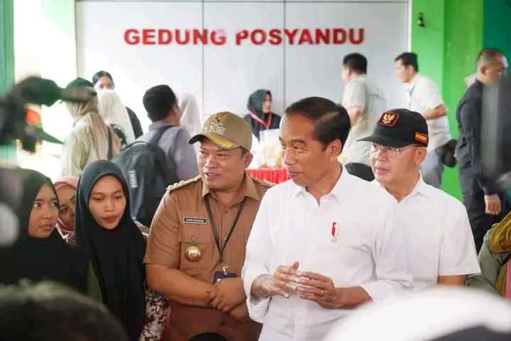 Presiden RI Joko WIlidodo Berkunjung ke Desa Sarimulyo Kecamatan Sukaraja Presiden RI Joko WIlidodo Berkunjung ke Desa Sarimulyo Kecamatan Sukaraja