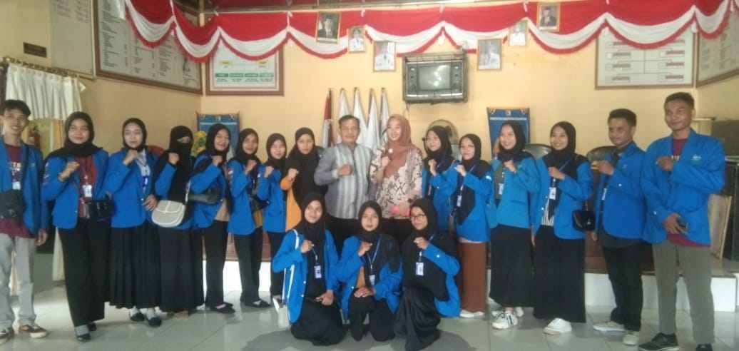 Kades Bernung Antusias Sambut Mahasiswa KKN IAIN Metro Kades Bernung Antusias Sambut Mahasiswa KKN IAIN Metro