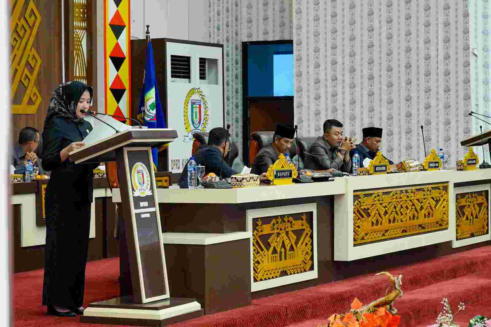 Rita Irviani Fauzi Menyampaikan Perubahan 3 Raperda Pada Rapat Paripurna DPRD Pringsewu Rita Irviani Fauzi Menyampaikan Perubahan 3 Raperda Pada Rapat Paripurna DPRD Pringsewu