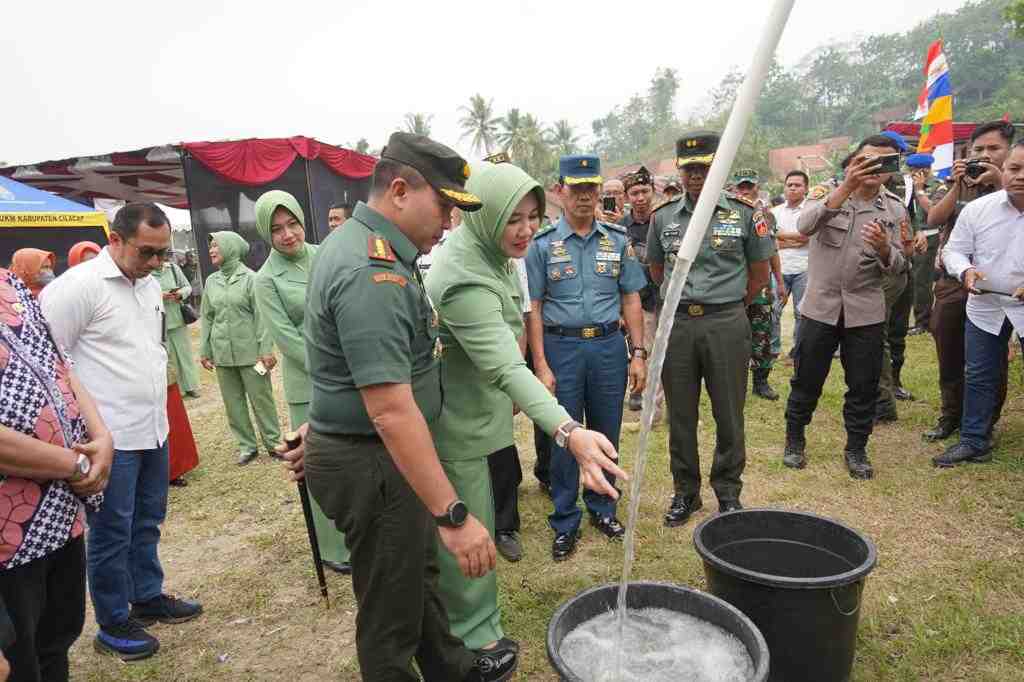 Melalui Virtual, Danrem Wijayakusuma Ikuti Peresmian TNI Manunggal Air oleh Kasad Melalui Virtual, Danrem Wijayakusuma Ikuti Peresmian TNI Manunggal Air oleh Kasad