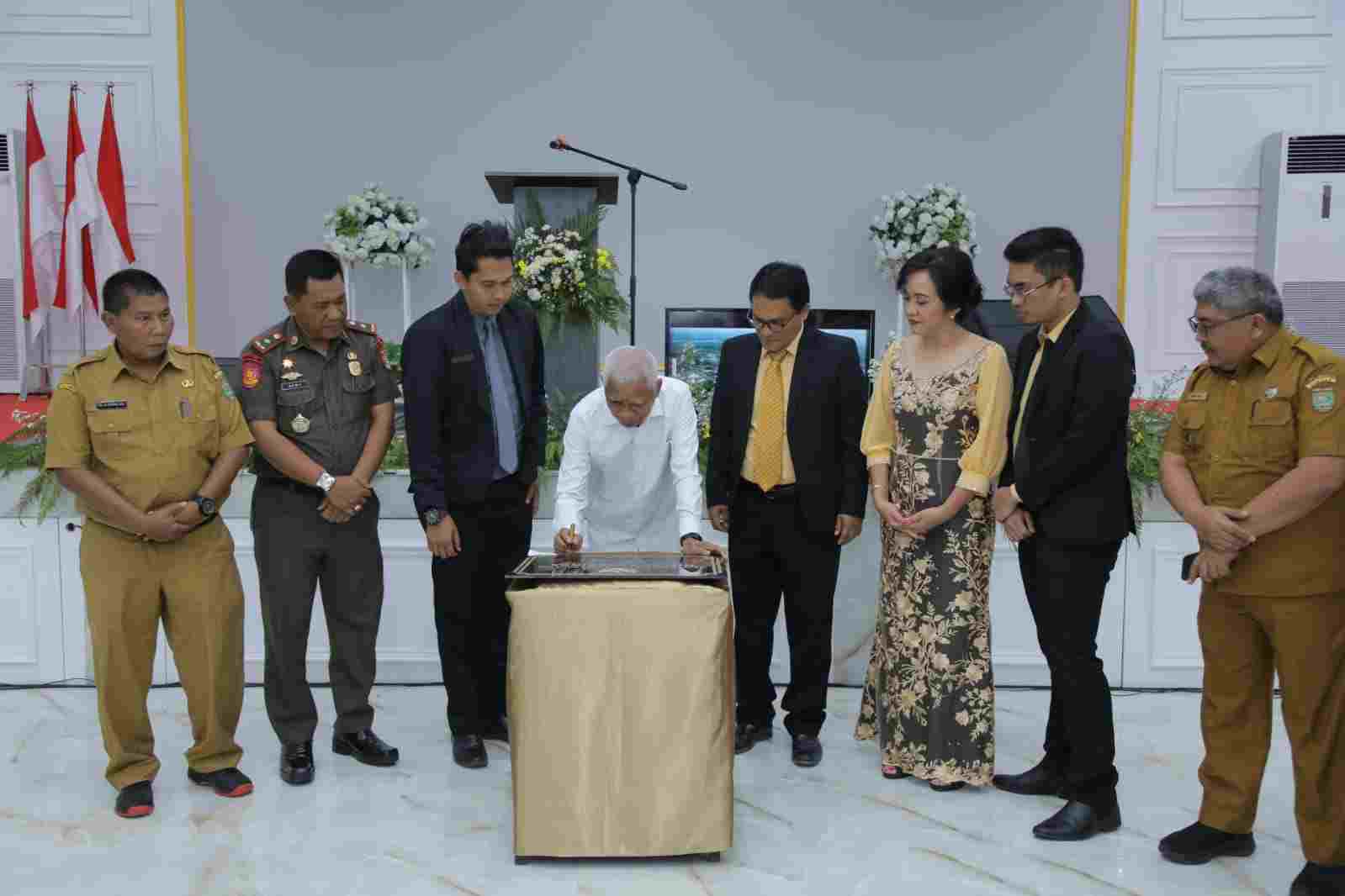 Bupati Surya Resmikan Ballroom Hotel Antariksa Bupati Surya Resmikan Ballroom Hotel Antariksa