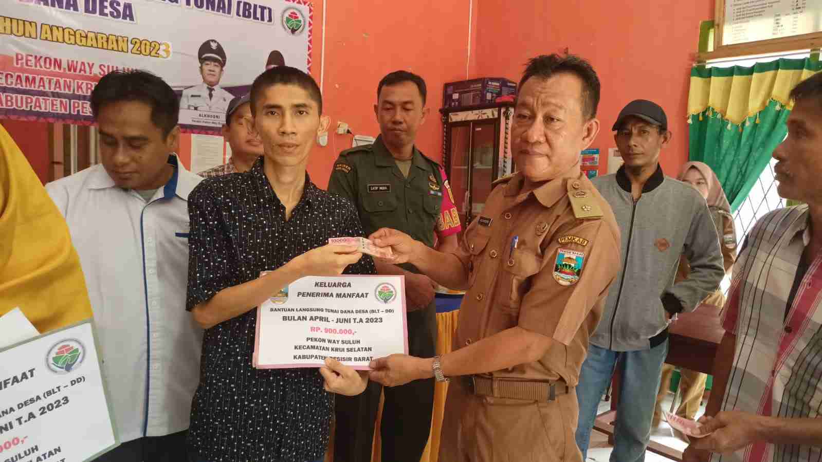 18 KPM Pekon Way Suluh Terima BLT-DD Tahap Dua 18 KPM Pekon Way Suluh Terima BLT-DD Tahap Dua