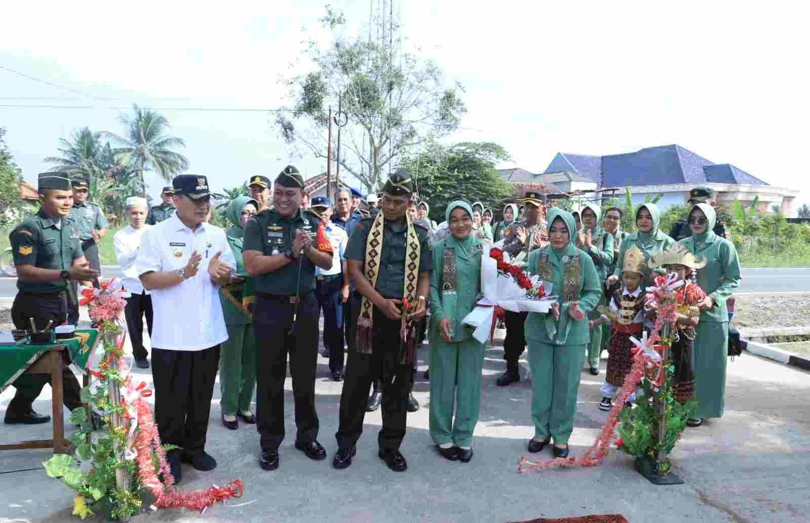 Drs Qudrotul Ikhwan Menghadiri Kunker Danrem 043/Gatam ke Kodim 0426/TB Drs Qudrotul Ikhwan Menghadiri Kunker Danrem 043/Gatam ke Kodim 0426/TB