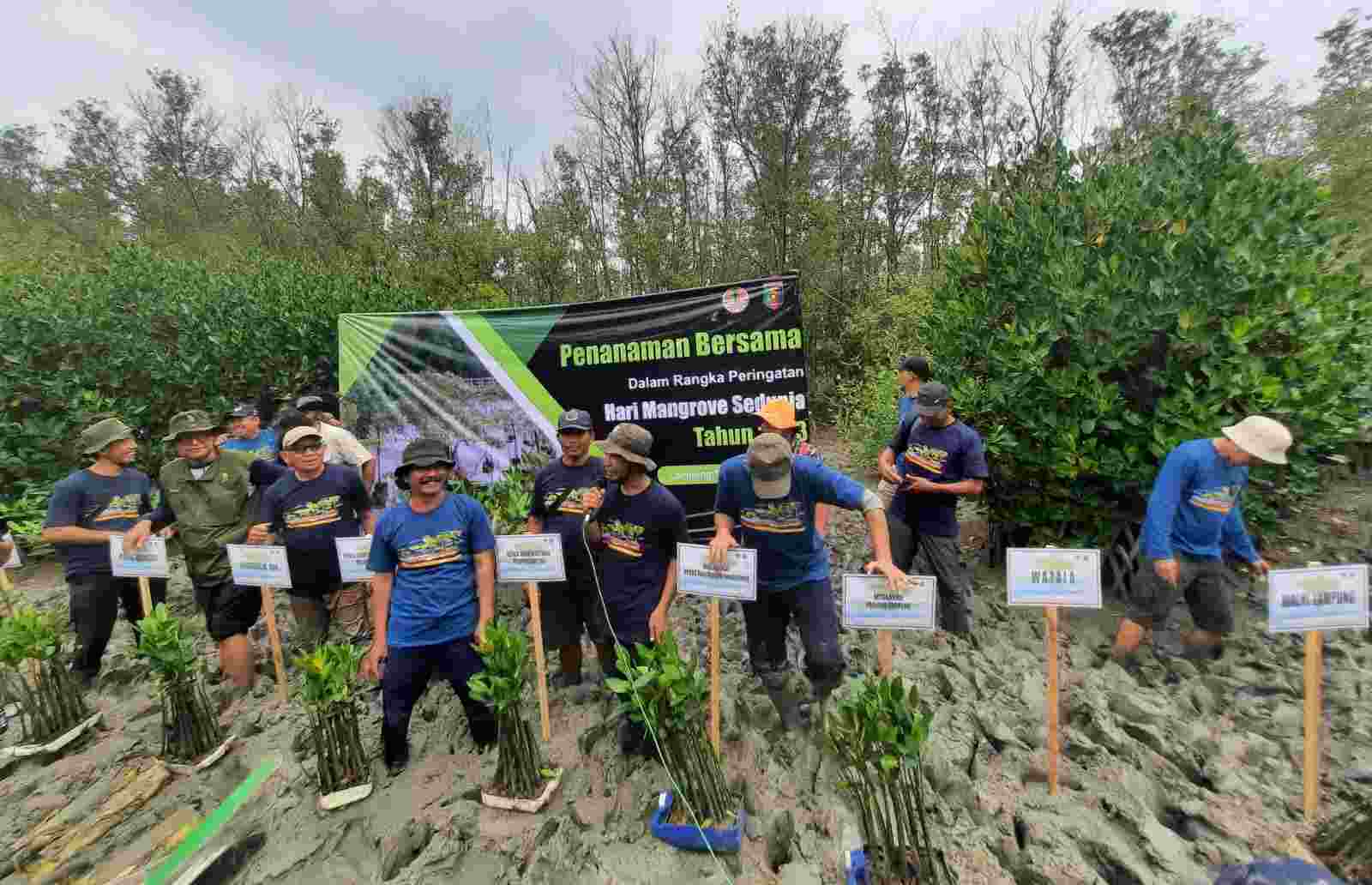 Ekowisata Peluang Baru untuk Konservasi Ekowisata Peluang Baru untuk Konservasi