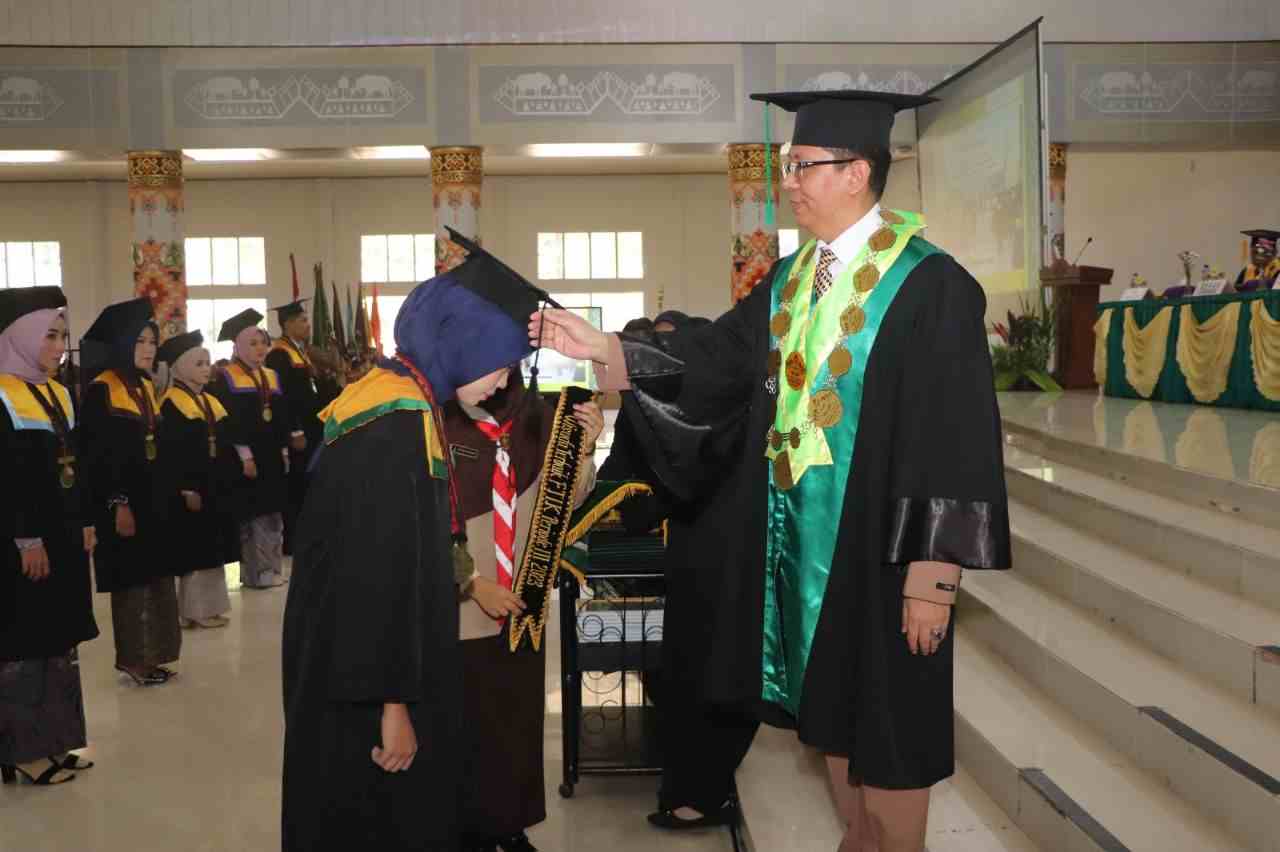 Wisuda Periode III 2023, UIN RIL Luluskan 1100 Wisudawan Wisuda Periode III 2023, UIN RIL Luluskan 1100 Wisudawan
