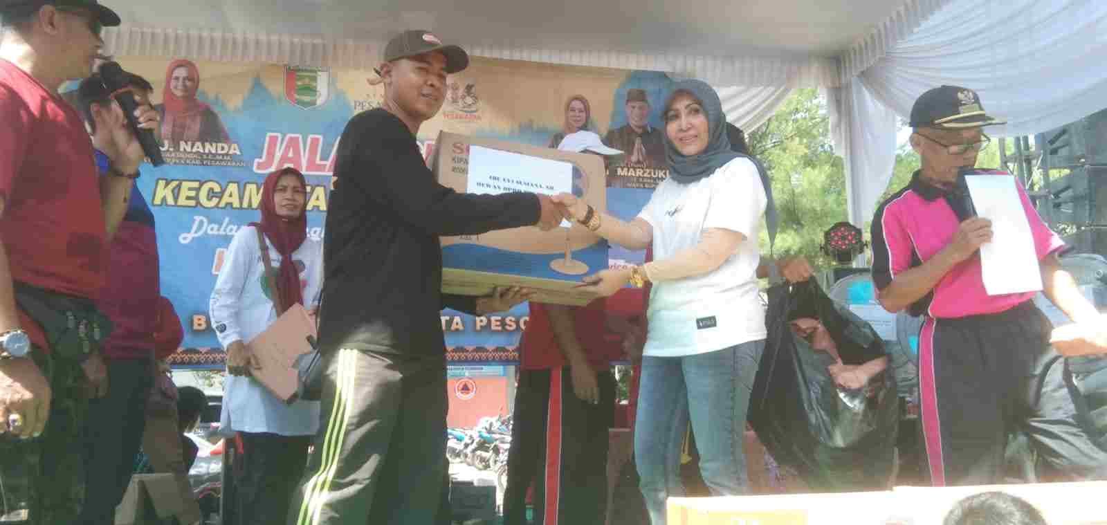 Ketua Fraksi Partai Gerindra DPRD Pesawaran Ikut Jalan Sehat Semarak HUT ke-16 Ketua Fraksi Partai Gerindra DPRD Pesawaran Ikut Jalan Sehat Semarak HUT ke-16