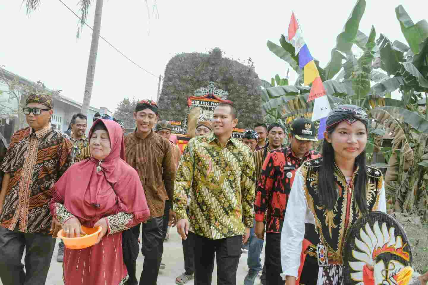 Wabup Adlin Ajak Masyarakat Bangun Kabupaten Sergai dan Pertahankan Kearifan Budaya Wabup Adlin Ajak Masyarakat Bangun Kabupaten Sergai dan Pertahankan Kearifan Budaya