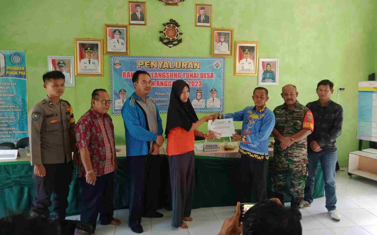 Pekon Pemerihan Salurkan BLT-DD Tahap Kedua Pekon Pemerihan Salurkan BLT-DD Tahap Kedua