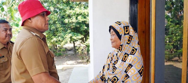 Nanang Ermanto Serahkan Bantuan Bedah Rumah, Misiem : Terima Kasih Pak Nanang Ermanto Serahkan Bantuan Bedah Rumah, Misiem : Terima Kasih Pak