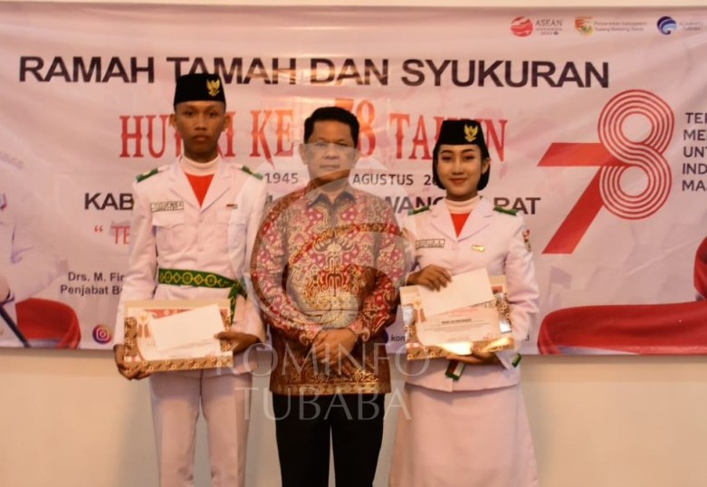 Drs. M. Firsada : Anggota Paskibraka Bisa Jadi Tauladan yang Baik Untuk Generasi Penerus Drs. M. Firsada : Anggota Paskibraka Bisa Jadi Tauladan yang Baik Untuk Generasi Penerus