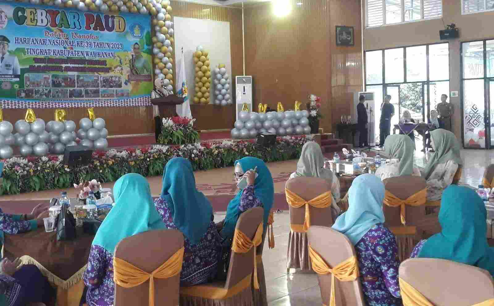 Bupati H.Raden Adipati Didapampingi Hj Dessy Afriyanti Menghadiri Gebyar PAUD Peringatan HAN Bupati H.Raden Adipati Didapampingi Hj Dessy Afriyanti Menghadiri Gebyar PAUD Peringatan HAN