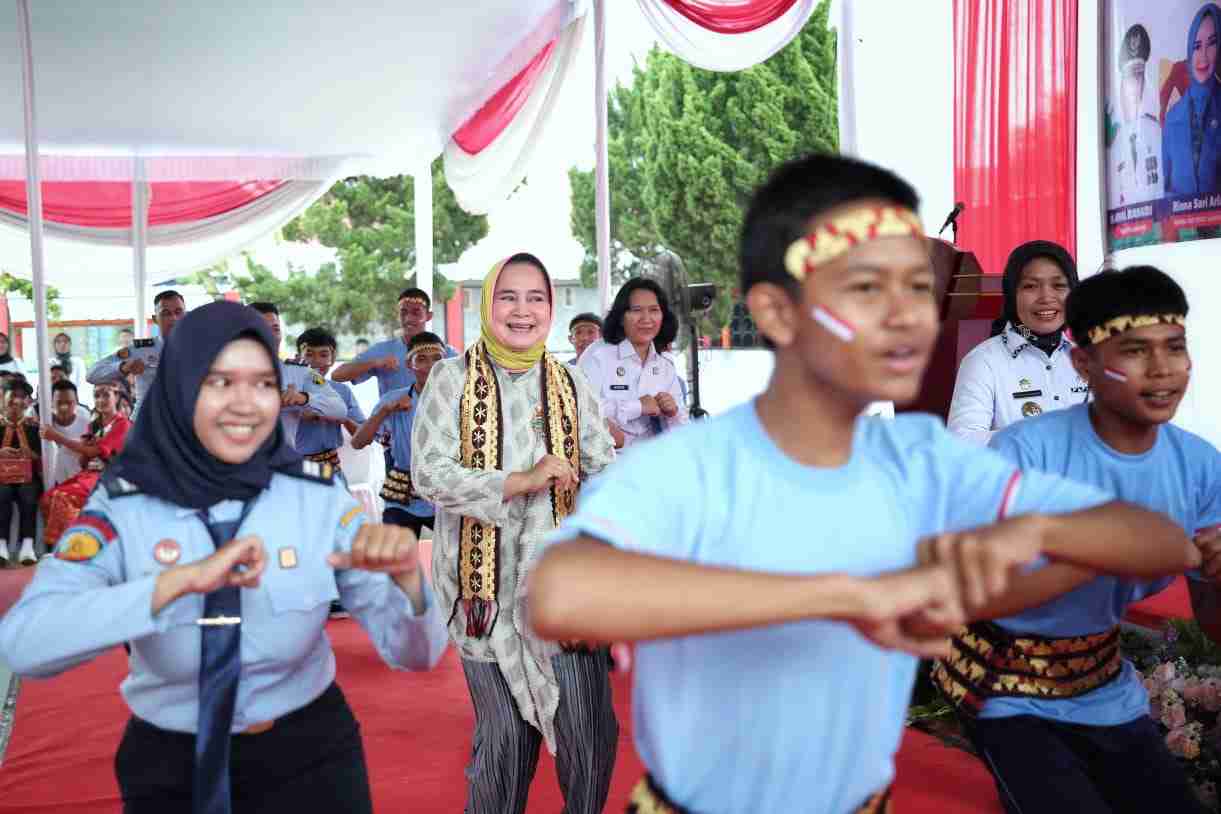 Memperingati HAN 2023, Bunda Riana Sari Kunjungi LPKA Kelas II Bandar Lampung Memperingati HAN 2023, Bunda Riana Sari Kunjungi LPKA Kelas II Bandar Lampung