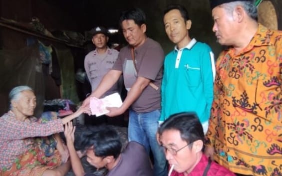 Pembagian BLT-DD Tahap Dua di 12 Pekon Kecamatan Karya Penggawa Pembagian BLT-DD Tahap Dua di 12 Pekon Kecamatan Karya Penggawa