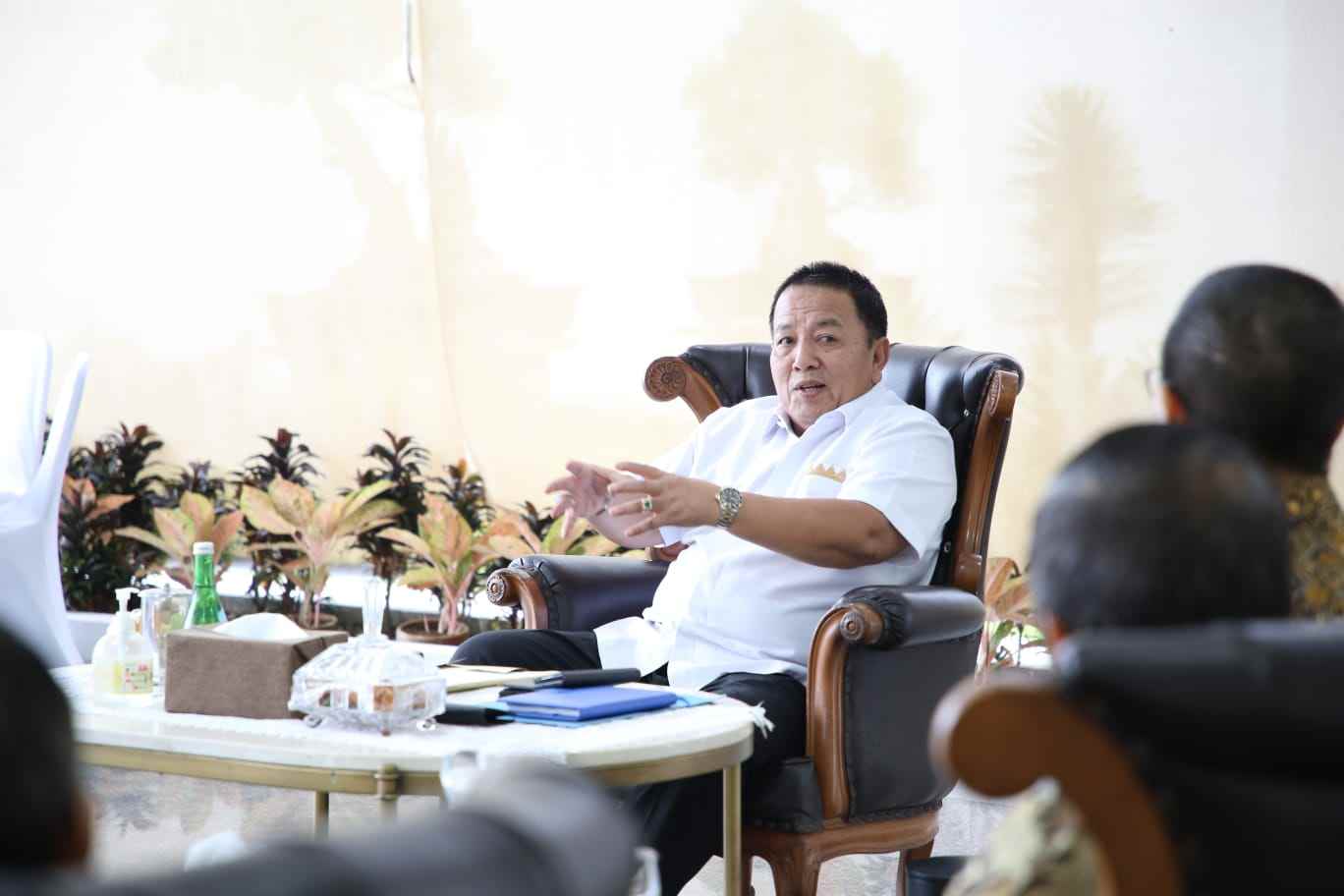 Gubernur Arinal Terima Audiensi Pengurus Lembaga Pengembangan Triptaka Gatha Umat Budha Gubernur Arinal Terima Audiensi Pengurus Lembaga Pengembangan Triptaka Gatha Umat Budha