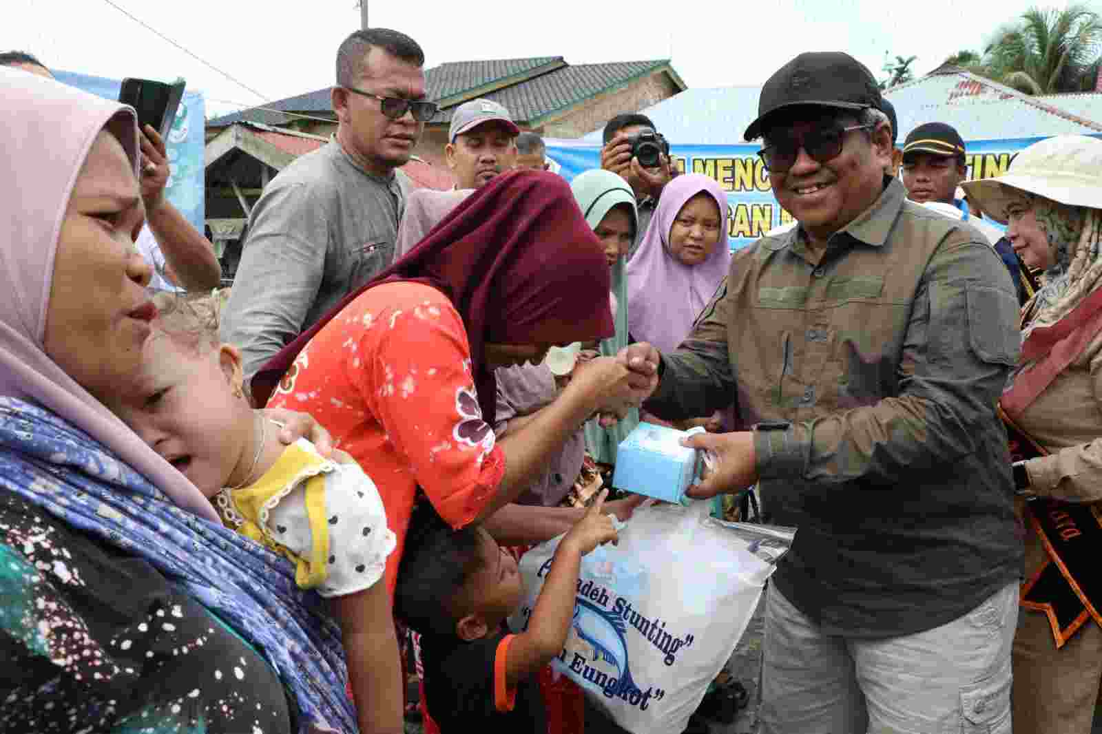 Bersama Forkopimda, Pj Bupati Jemput Data Stunting Hingga ke Dusun Sarah Raja Bersama Forkopimda, Pj Bupati Jemput Data Stunting Hingga ke Dusun Sarah Raja