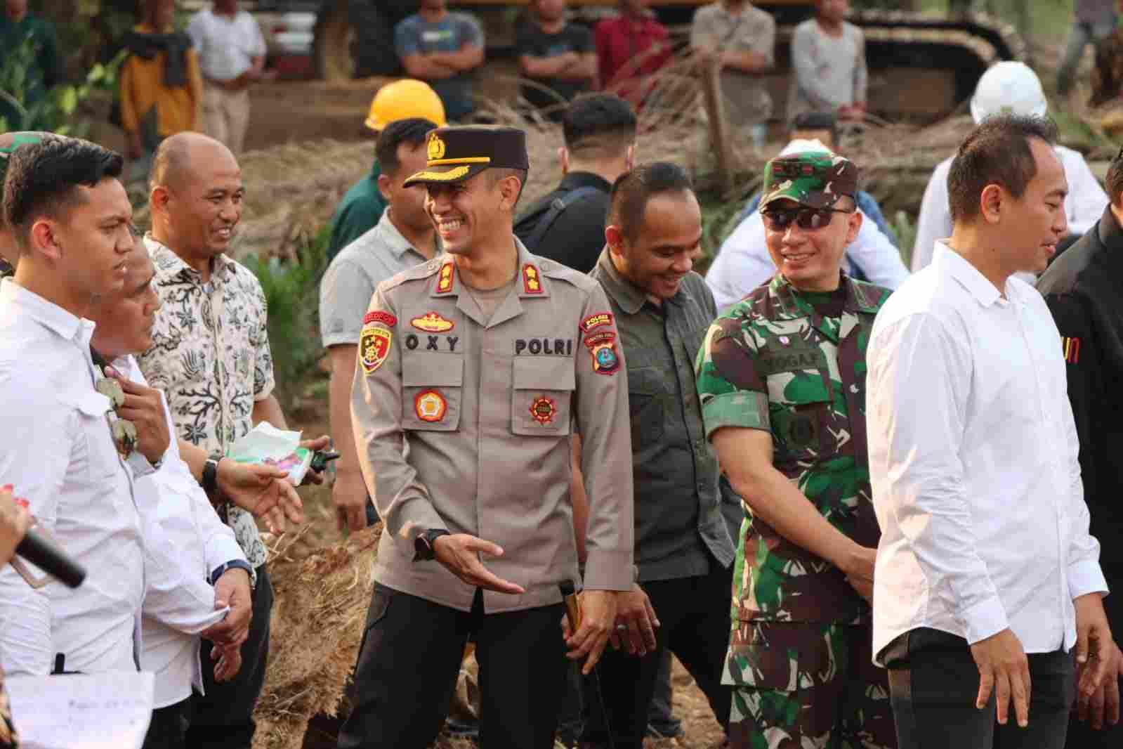 Polres Sergai Melakukan Pengamanan Kunjungan Kerja Mentan RI di Bah Siduadua Polres Sergai Melakukan Pengamanan Kunjungan Kerja Mentan RI di Bah Siduadua