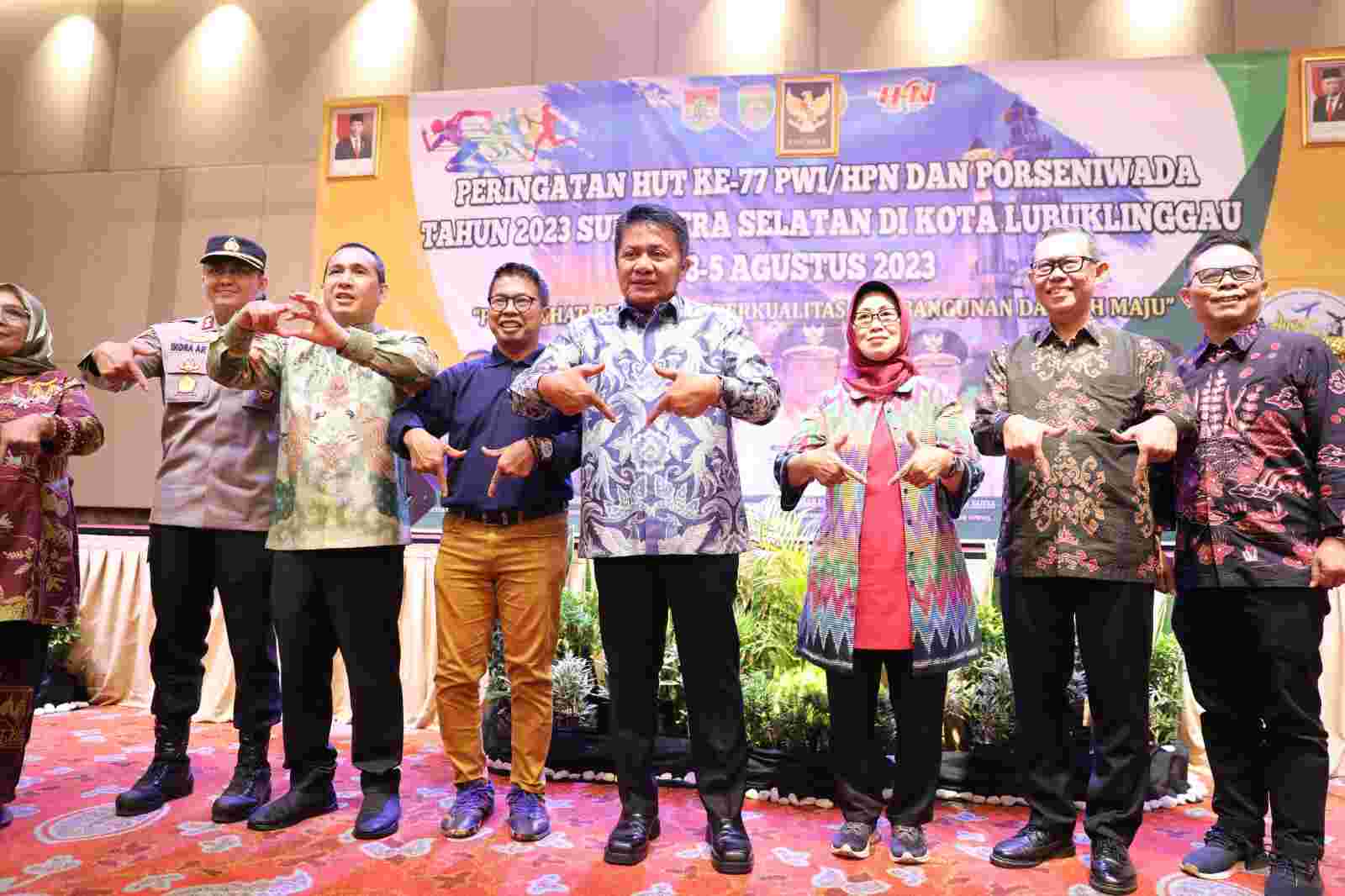Sekdaprov Fahrizal Jadi Narasumber Peringatan HUT ke-77 PWI/HPN dan Porseniwada 2023 Sekdaprov Fahrizal Jadi Narasumber Peringatan HUT ke-77 PWI/HPN dan Porseniwada 2023