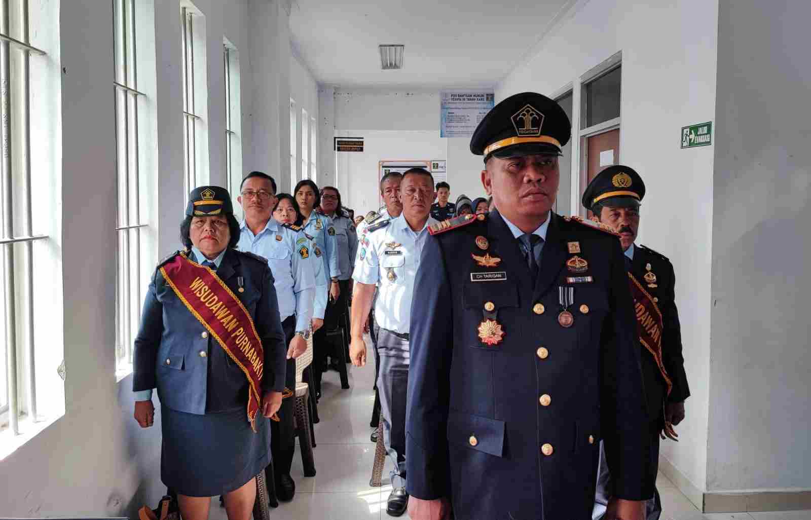 Jelang HUT ke-78 Kemenkumham, 2 Purna Bhakti Rutan Kls IIB di Wisuda Jelang HUT ke-78 Kemenkumham, 2 Purna Bhakti Rutan Kls IIB di Wisuda