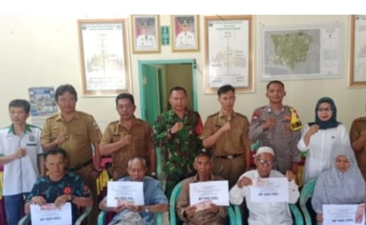 Pekon Cahaya Negeri Salurkan BLT-DD Tahap Dua Pekon Cahaya Negeri Salurkan BLT-DD Tahap Dua