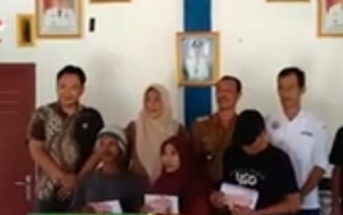 Pekon Tanjung Raya Bagikan BLT-DD Tahap Dua Pekon Tanjung Raya Bagikan BLT-DD Tahap Dua