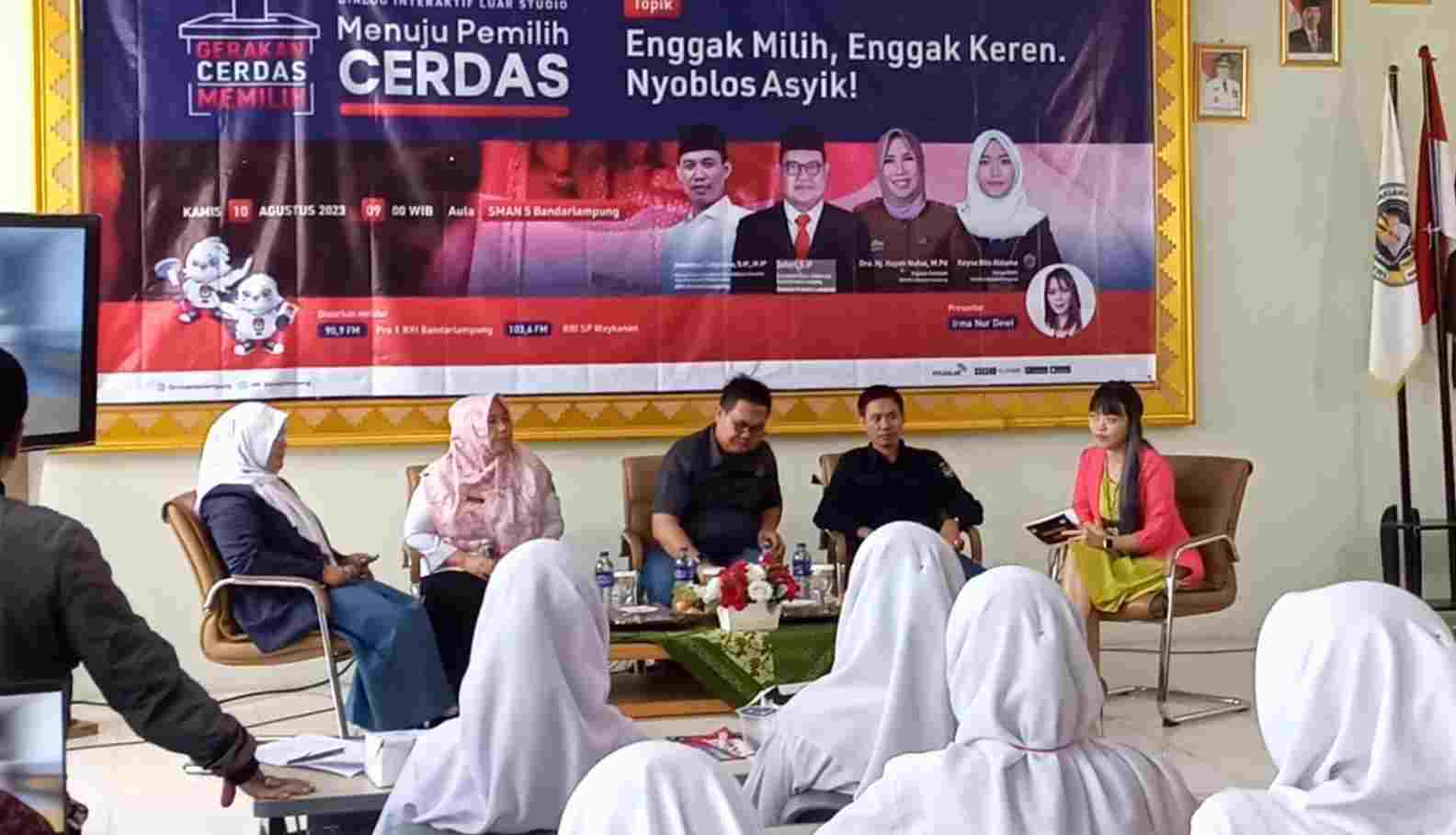 LPP RRI Bandar Lampung Bersama KPU dan Bawaslu Adakan Dialog Interaktif LPP RRI Bandar Lampung Bersama KPU dan Bawaslu Adakan Dialog Interaktif