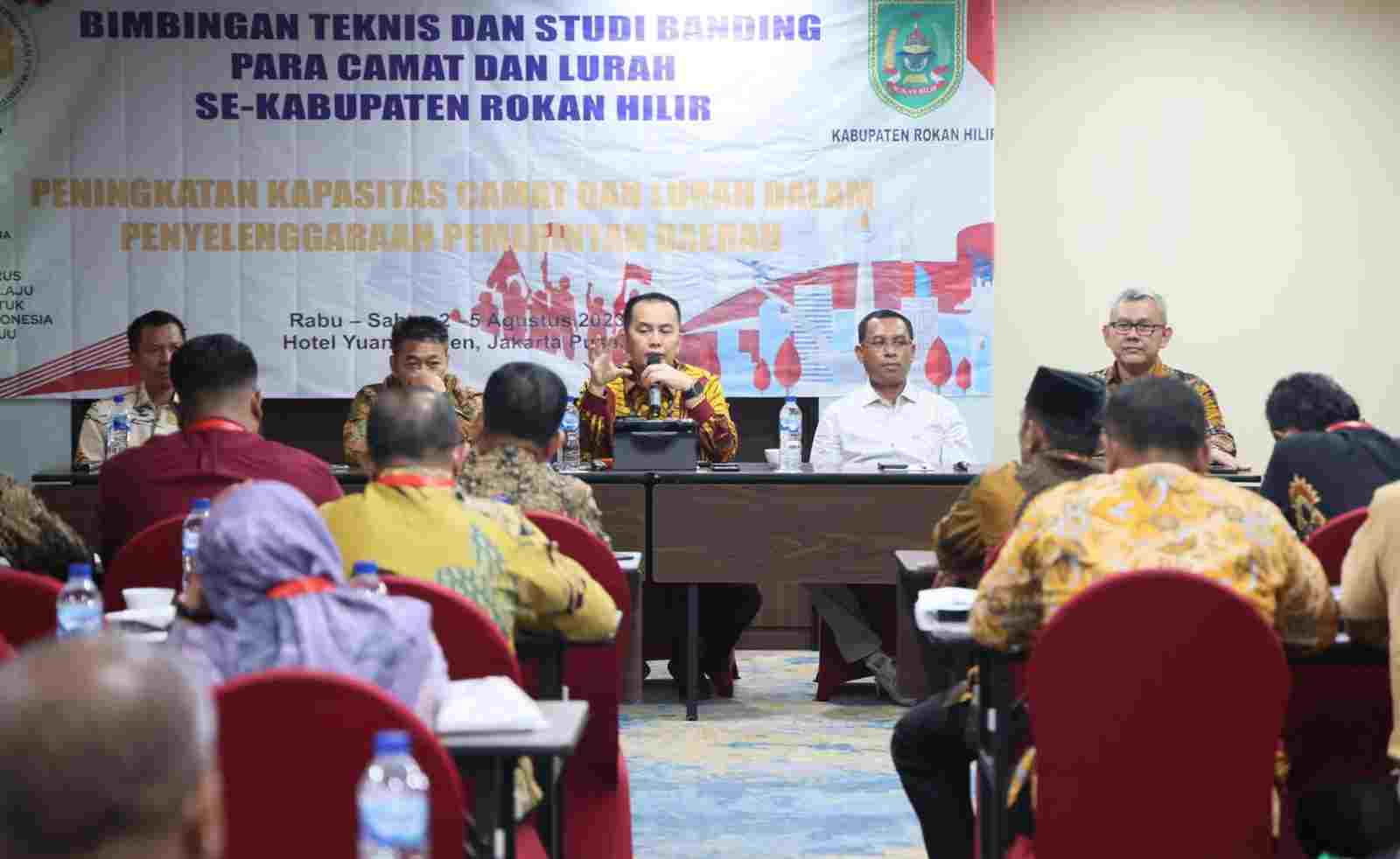 Dirjen Bina Keuda Agus Fatoni Beri Motivasi dan Arahan Camat dan Lurah se-Kabupaten Rokan Hilir Dirjen Bina Keuda Agus Fatoni Beri Motivasi dan Arahan Camat dan Lurah se-Kabupaten Rokan Hilir