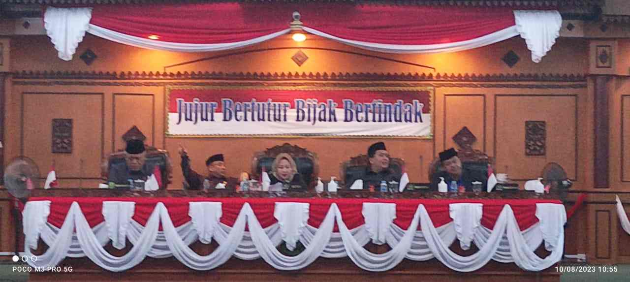 Rapat Paripurna DPRD Kota Tanjungpinang Batal di Gelar: Walikota Tak Hadir, Sekda Telat Datang Rapat Paripurna DPRD Kota Tanjungpinang Batal di Gelar: Walikota Tak Hadir, Sekda Telat Datang