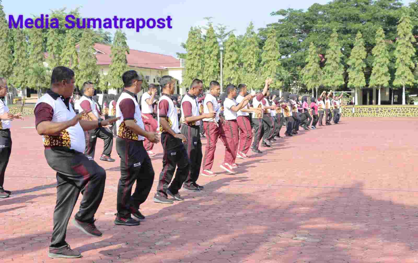 Sambut HUT Polwan Ke-75, Polres Aceh Tamiang Gelar Senam Bersama Sambut HUT Polwan Ke-75, Polres Aceh Tamiang Gelar Senam Bersama