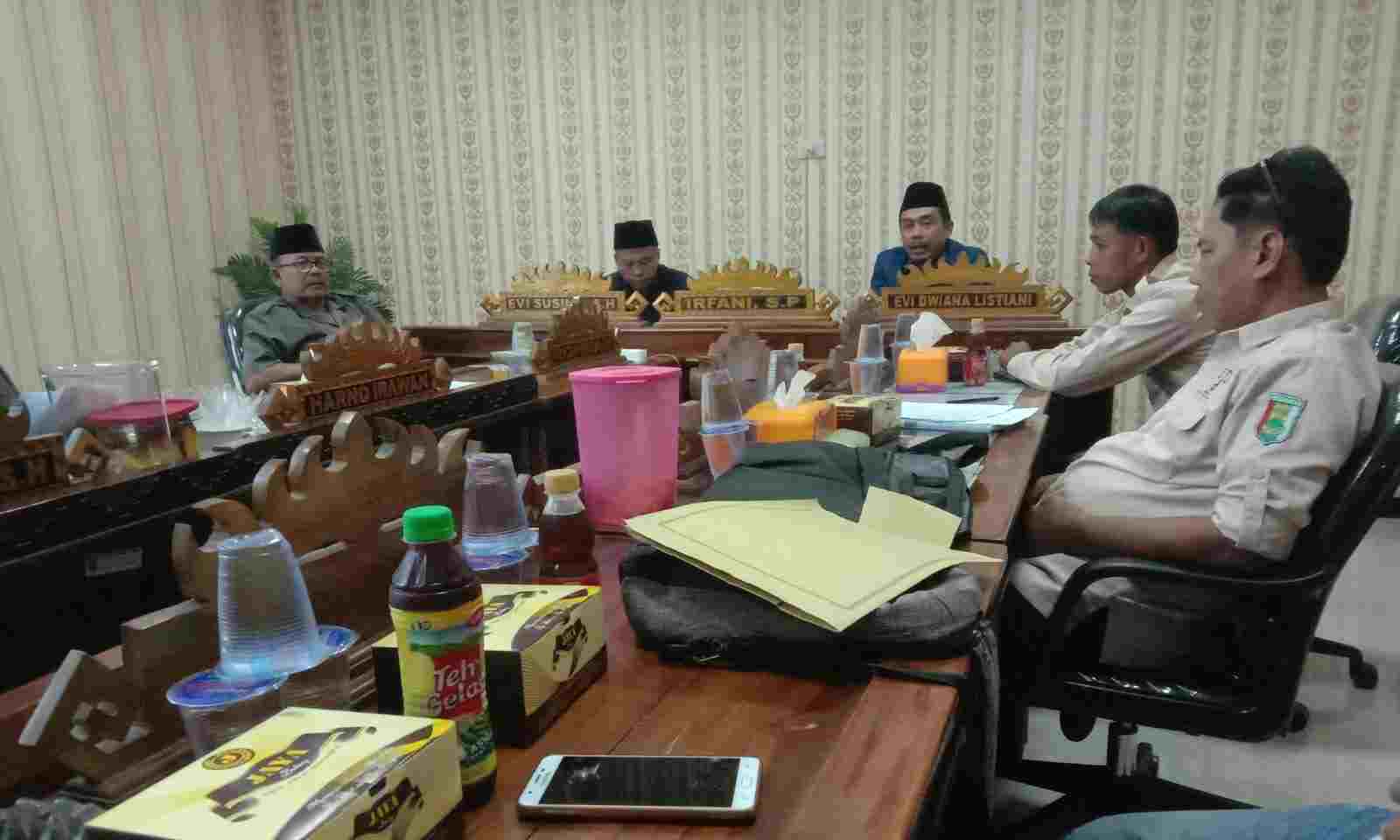 LSM MAJAS Kunjungi Komisi 2 DPRD Kabupaten Pesawaran LSM MAJAS Kunjungi Komisi 2 DPRD Kabupaten Pesawaran