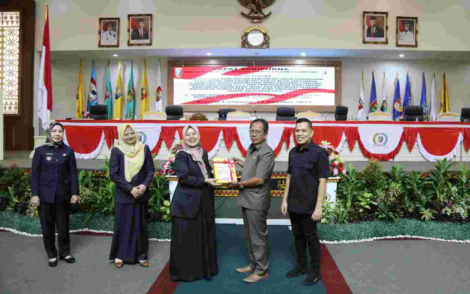 Wagub Chusnunia Sampaikan Rancangan KUA-PPAS TA 2024 dalam Rapat Paripurna DPRD Lampung Wagub Chusnunia Sampaikan Rancangan KUA-PPAS TA 2024 dalam Rapat Paripurna DPRD Lampung