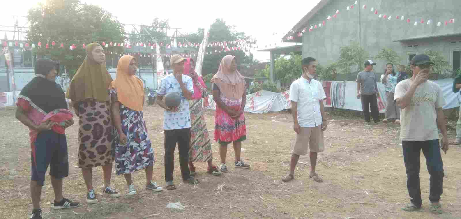 Bola Pakai Daster di RT 03 Dusun Cempaka, Desa Waylayap, Undang Gelak Tawa Penonton Bola Pakai Daster di RT 03 Dusun Cempaka, Desa Waylayap, Undang Gelak Tawa Penonton