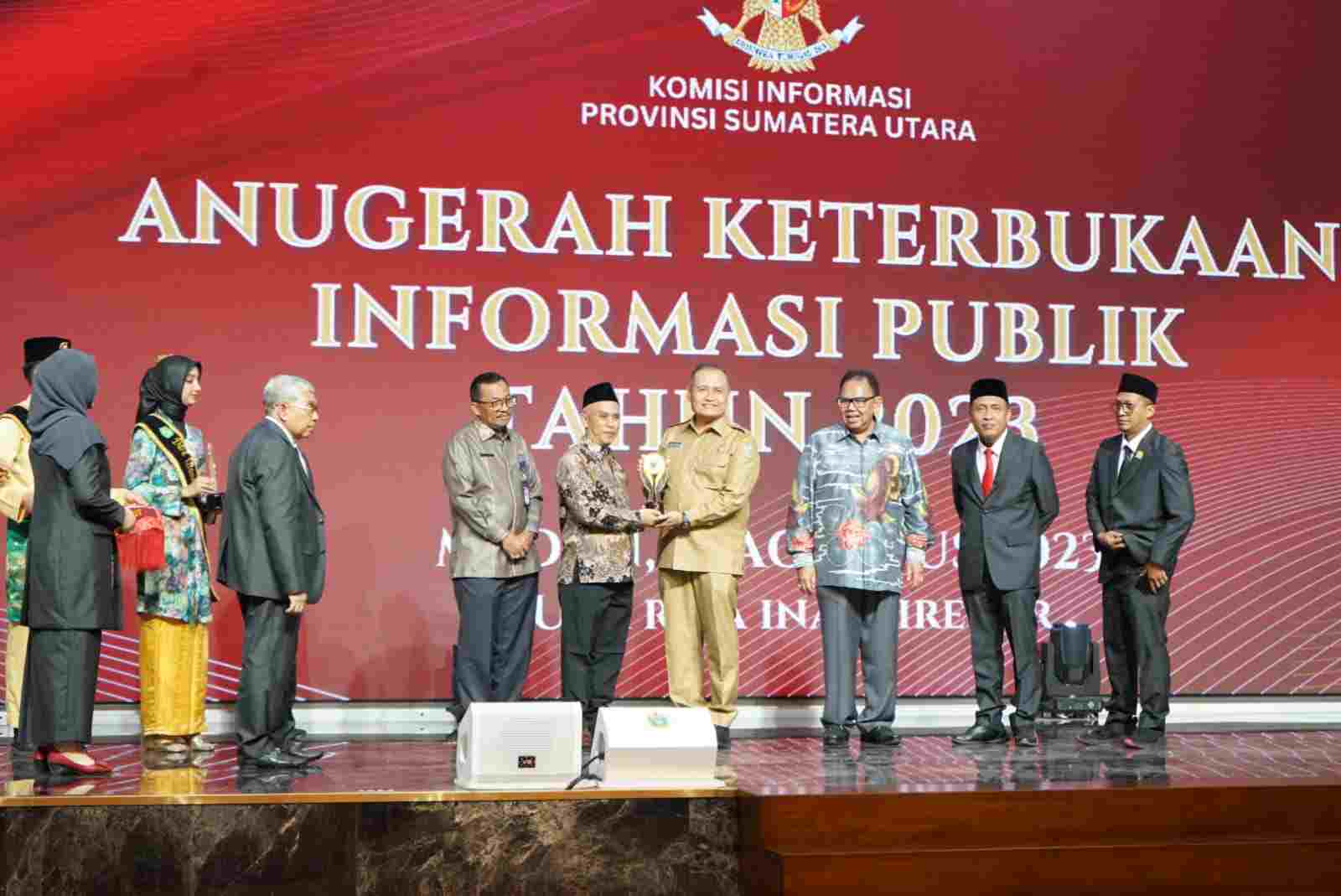 Pemkab Asahan Raih Anugerah Keterbukaan Informasi Publik Pemkab Asahan Raih Anugerah Keterbukaan Informasi Publik