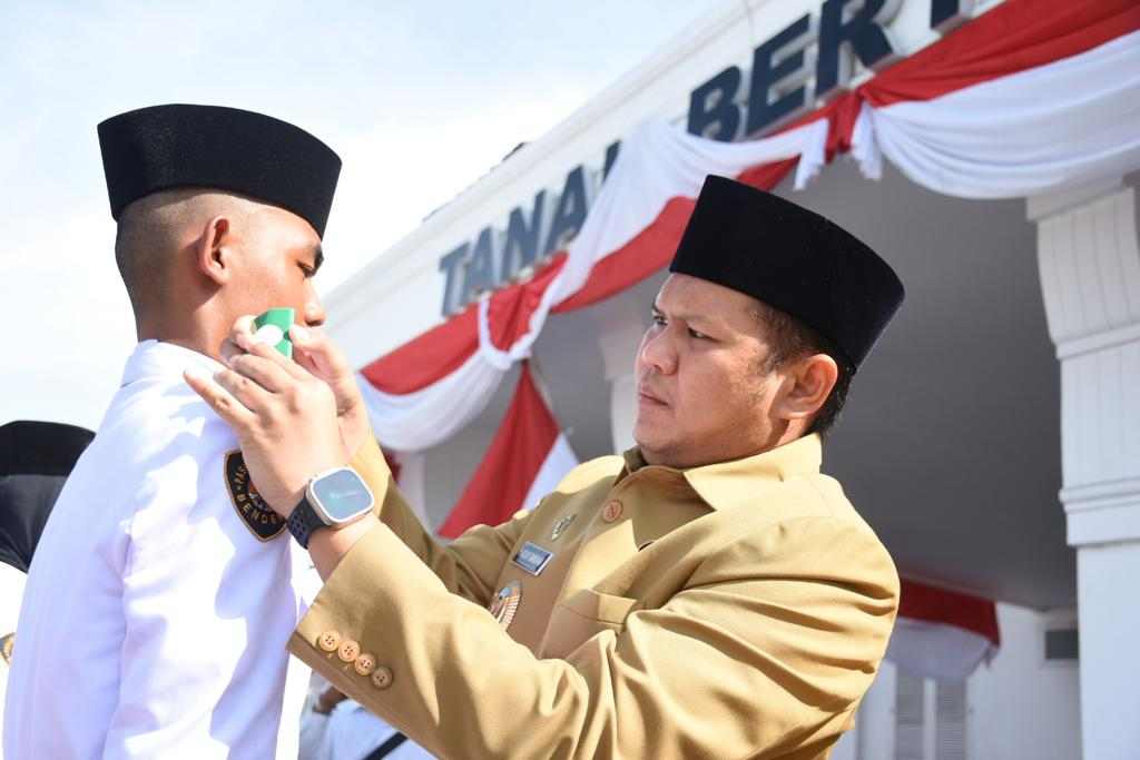 Wabup Sergai Kukuhkan 33 Paskibraka Sambut HUT Kemerdekaan RI ke-78 Wabup Sergai Kukuhkan 33 Paskibraka Sambut HUT Kemerdekaan RI ke-78