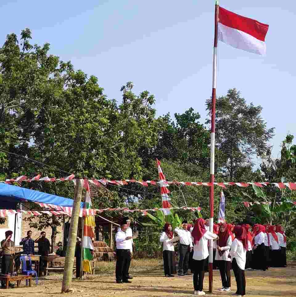 Peringatan HUT RI Ke-78, Warga Dusun Panutan 5 Lohjinawi Gelar Upacara Pengibaran Bendera Peringatan HUT RI Ke-78, Warga Dusun Panutan 5 Lohjinawi Gelar Upacara Pengibaran Bendera