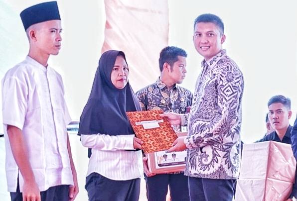 HUT RI ke-78 Tahun 2023, Bupati Panca Memberikan Remisi Umum Bagi Narapidana dan Anak HUT RI ke-78 Tahun 2023, Bupati Panca Memberikan Remisi Umum Bagi Narapidana dan Anak