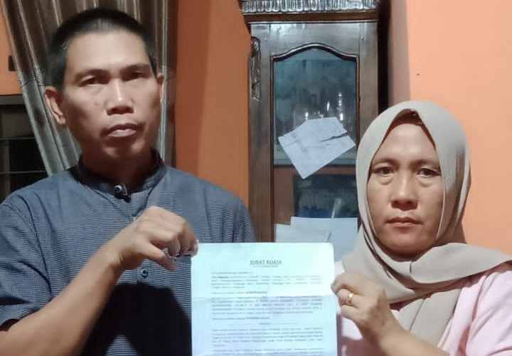 Suami Istri Meminta Keadilan Atas Kejadian Penganiayaan Terhadap Anaknya Suami Istri Meminta Keadilan Atas Kejadian Penganiayaan Terhadap Anaknya